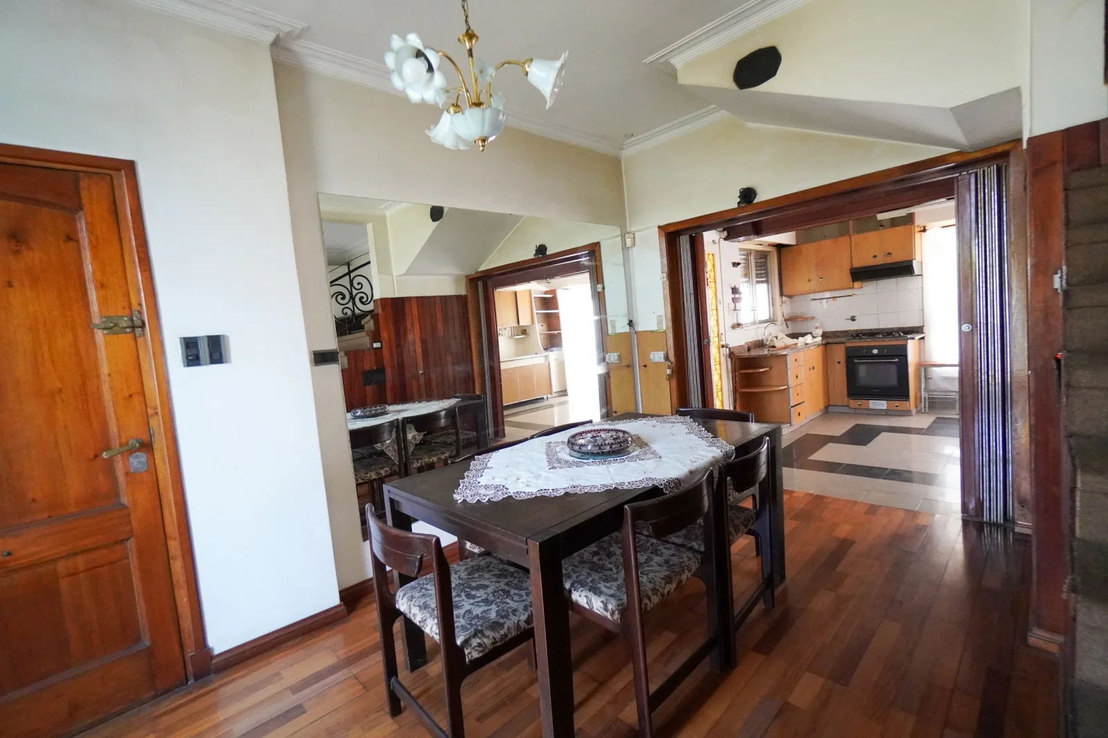 Casa en venta c/ cochera en El Palomar - Imagen 3