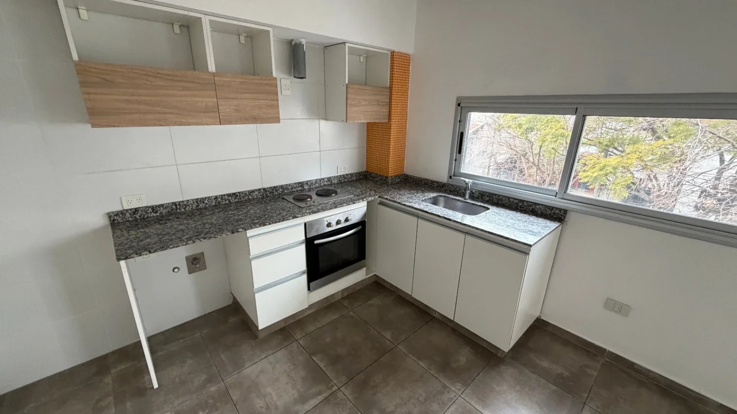 Departamento en alquiler c/ cochera en Martín Coronado - Imagen 2