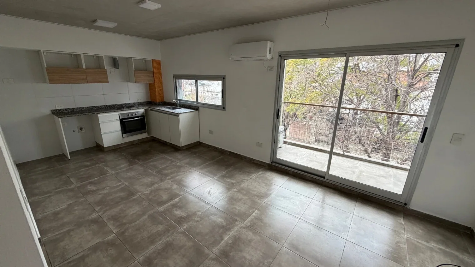 Departamento en alquiler c/ cochera en Martín Coronado - Imagen 1