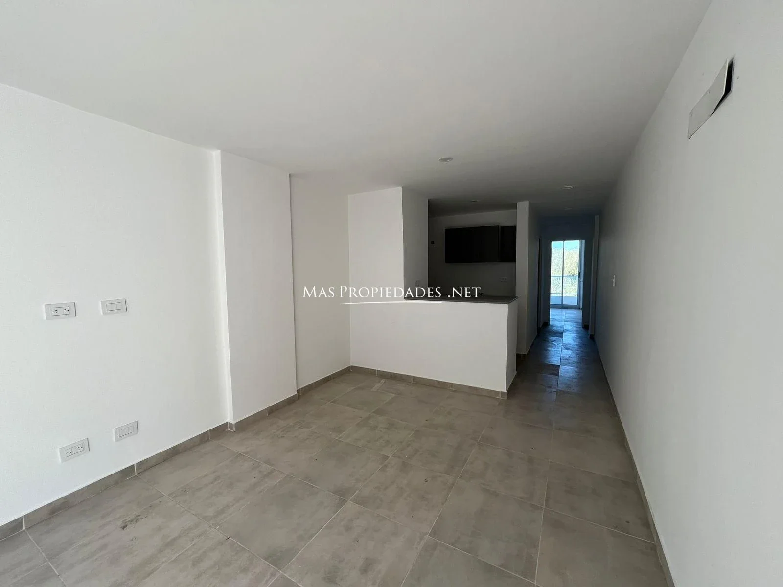Venta Oficina/Departamento con cochera en Casuarinas Garden 1 Dormitorio Canning - Imagen 3
