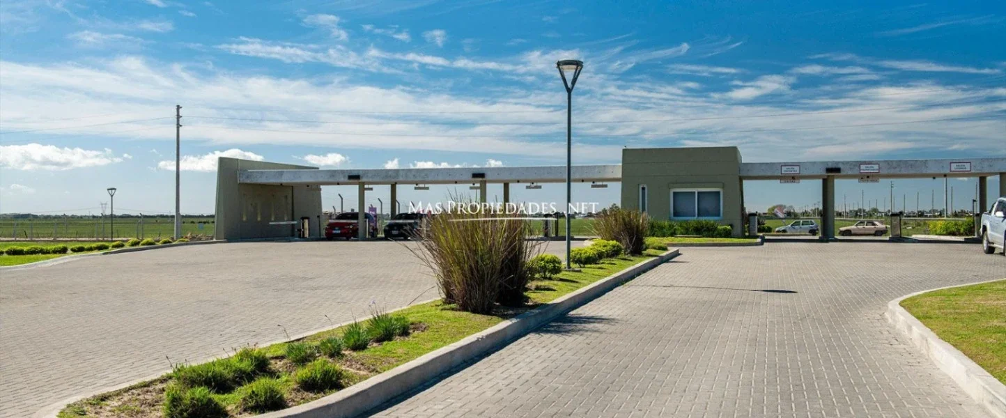 Venta Terreno / Lote a la laguna en Santa Clara al Sur Canning - Imagen 1