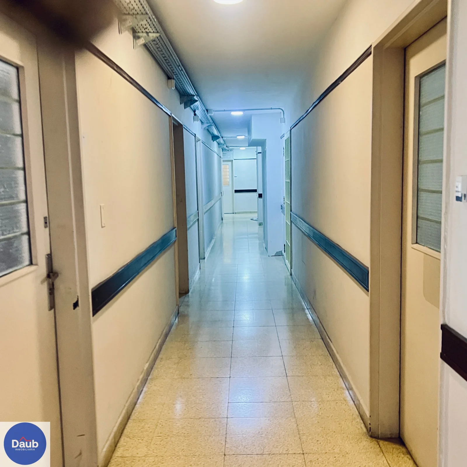 Oficina en alquiler ubicado en Centro Alsina 111 Piso 2 $ 340.000 + Exp. - Imagen 2