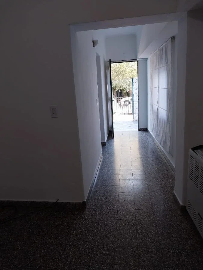 Casa en alquiler de 1 dormitorio c/ cochera en La Falda - Imagen 4