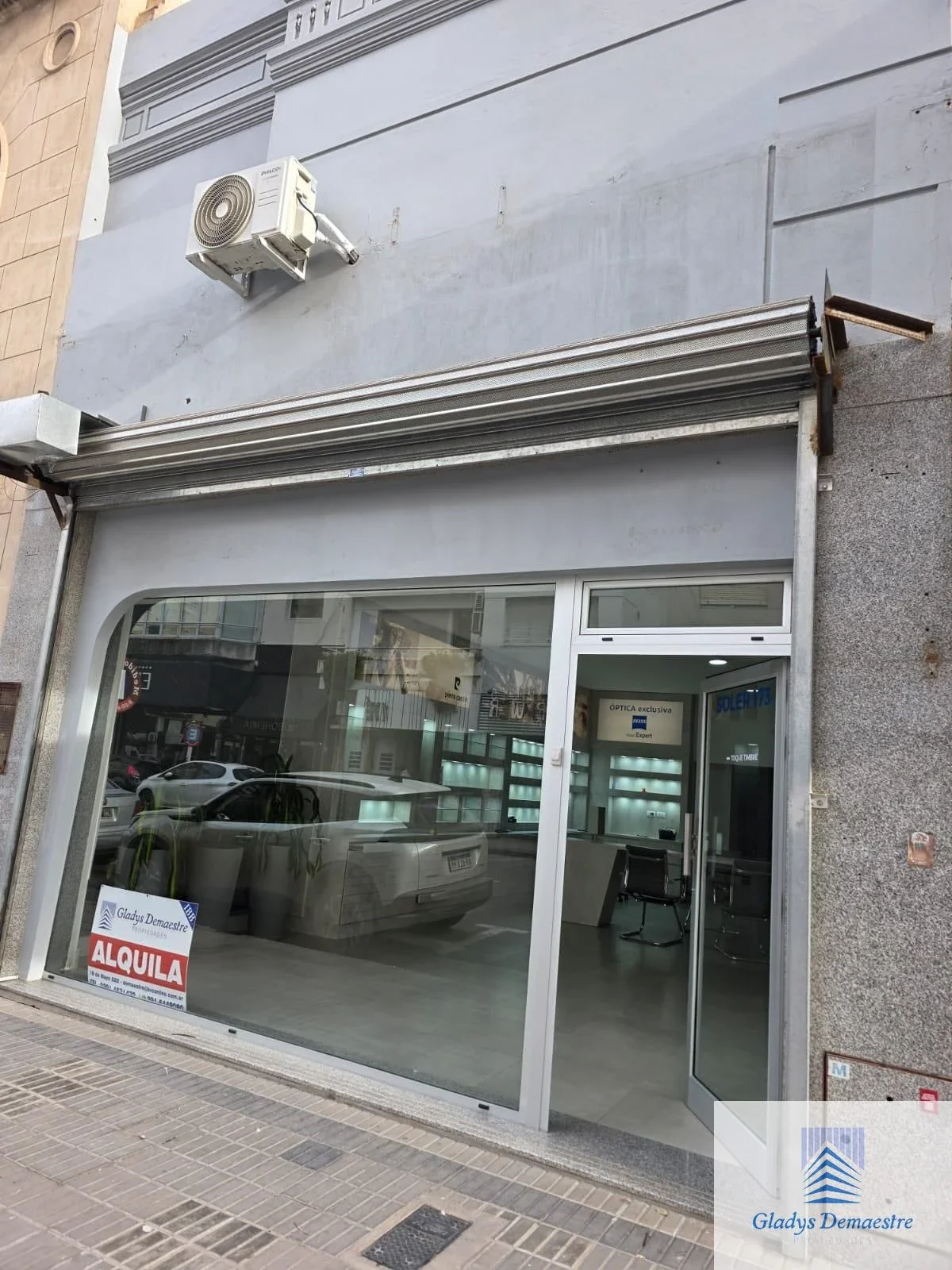 Local en alquiler ubicado en Pleno Centro Comercial Bahiense - Imagen 1