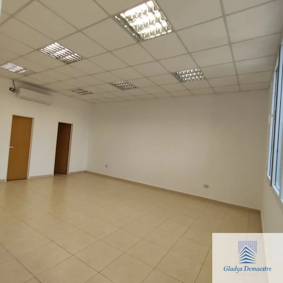 Excelente oficina en alquiler en Pilmaiquen - Imagen 2