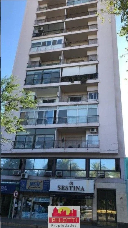 Departamento en alquiler c/ cochera en Centro - Imagen 1