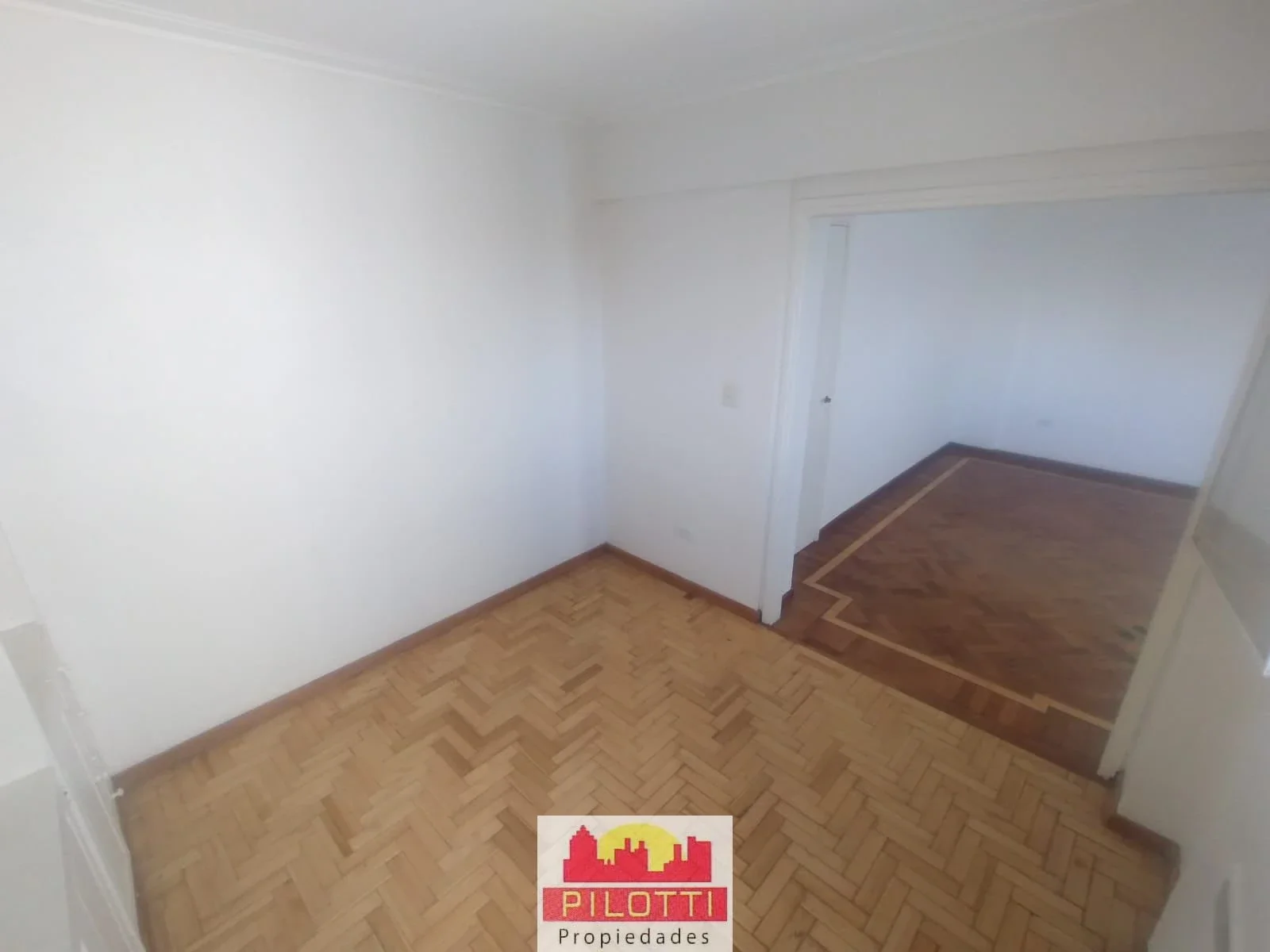 Departamento en alquiler c/ cochera en Centro - Imagen 4