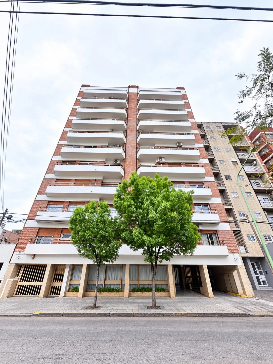 DEPARTAMENTO DE 2 DORMITORIOS C/COCHERA APTO CRÉDITO EN VENTA!! - CASANOVA 332 - Imagen 1