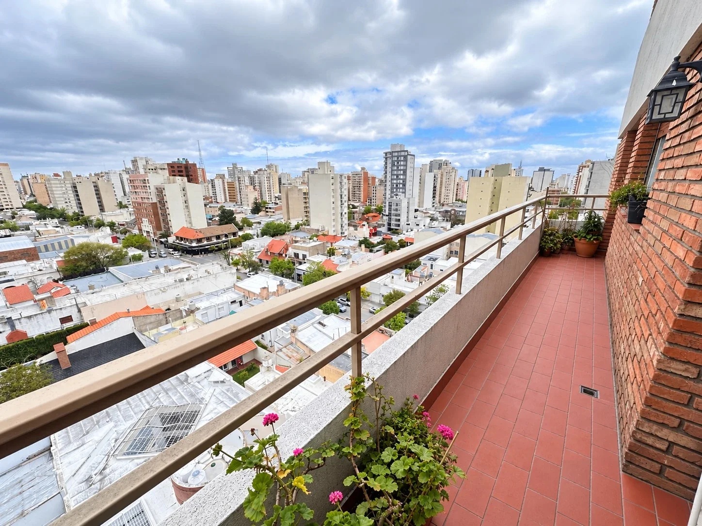 DEPARTAMENTO DE 2 DORMITORIOS C/COCHERA APTO CRÉDITO EN VENTA!! - CASANOVA 332 - Imagen 4