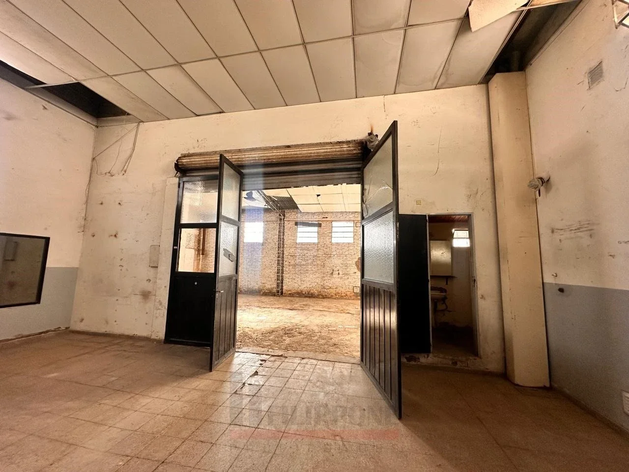 Salón + depósito en venta - Avenida Colón 2100 - Imagen 5