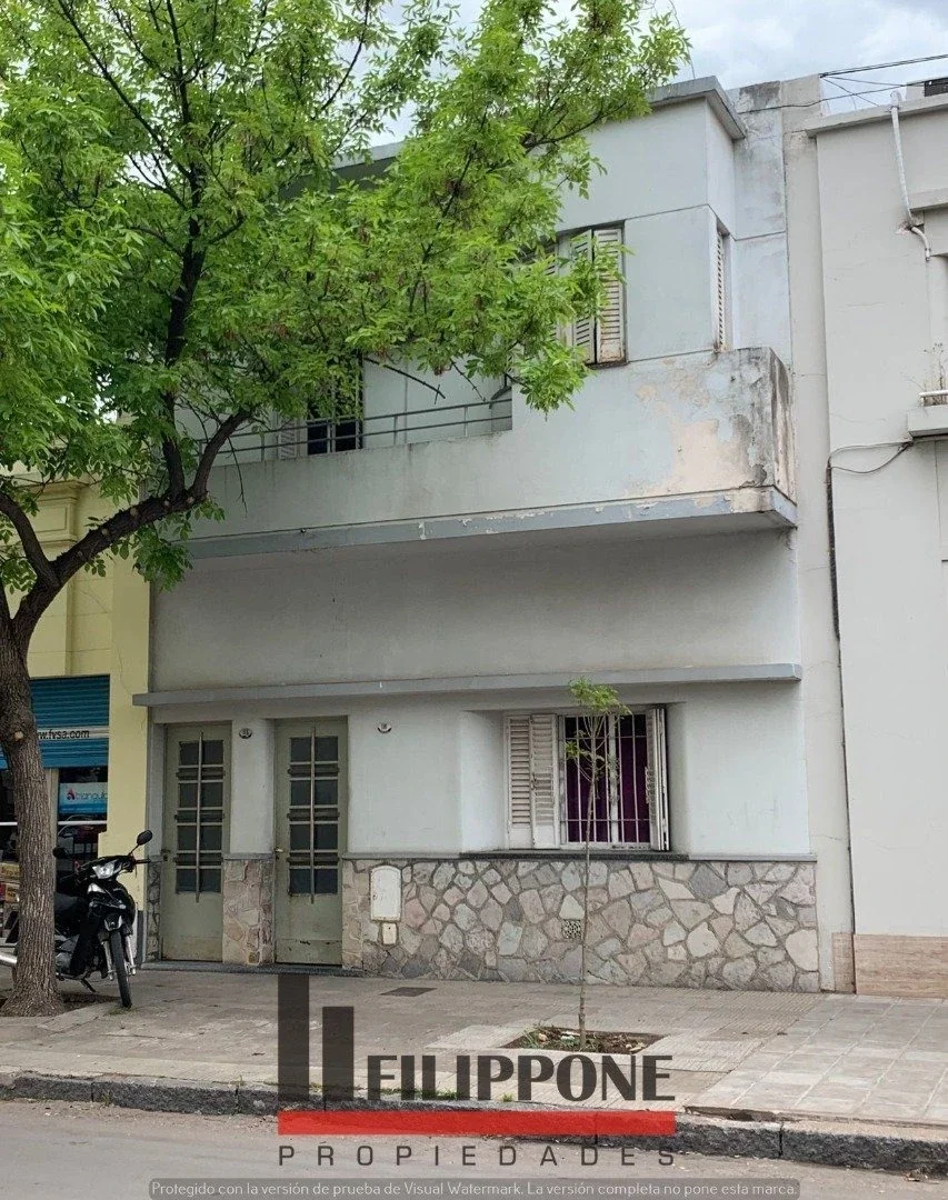 Gran Oportunidad de Inversión! - Casa de 4 dormitorios C/Cochera, Castelli 116 - Imagen 1