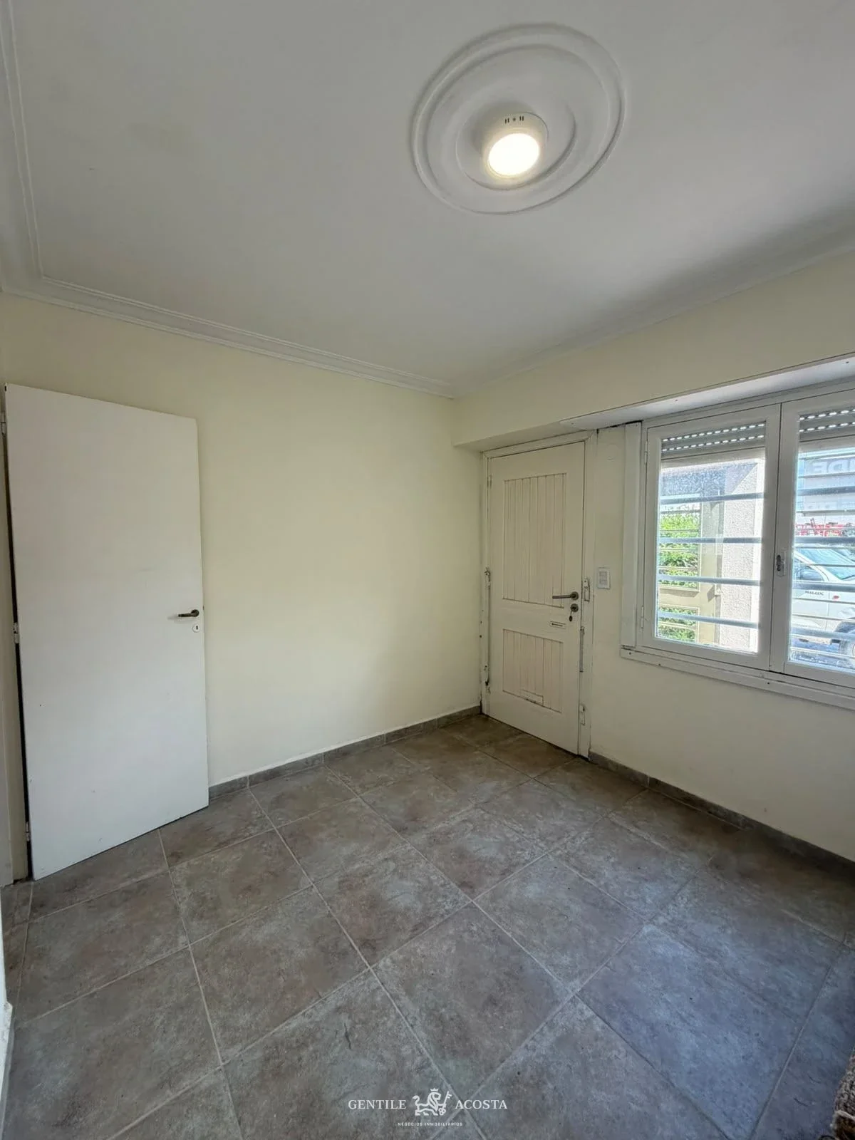 Casa en venta c/ cochera en Tandil - Imagen 5