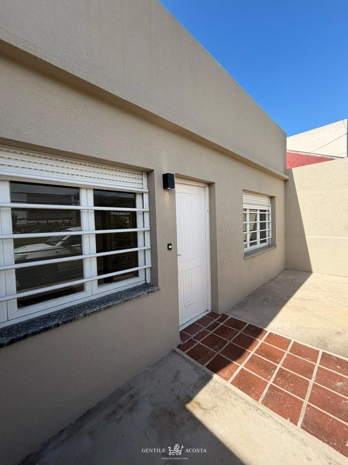 Casa en venta c/ cochera en Tandil - Imagen 2