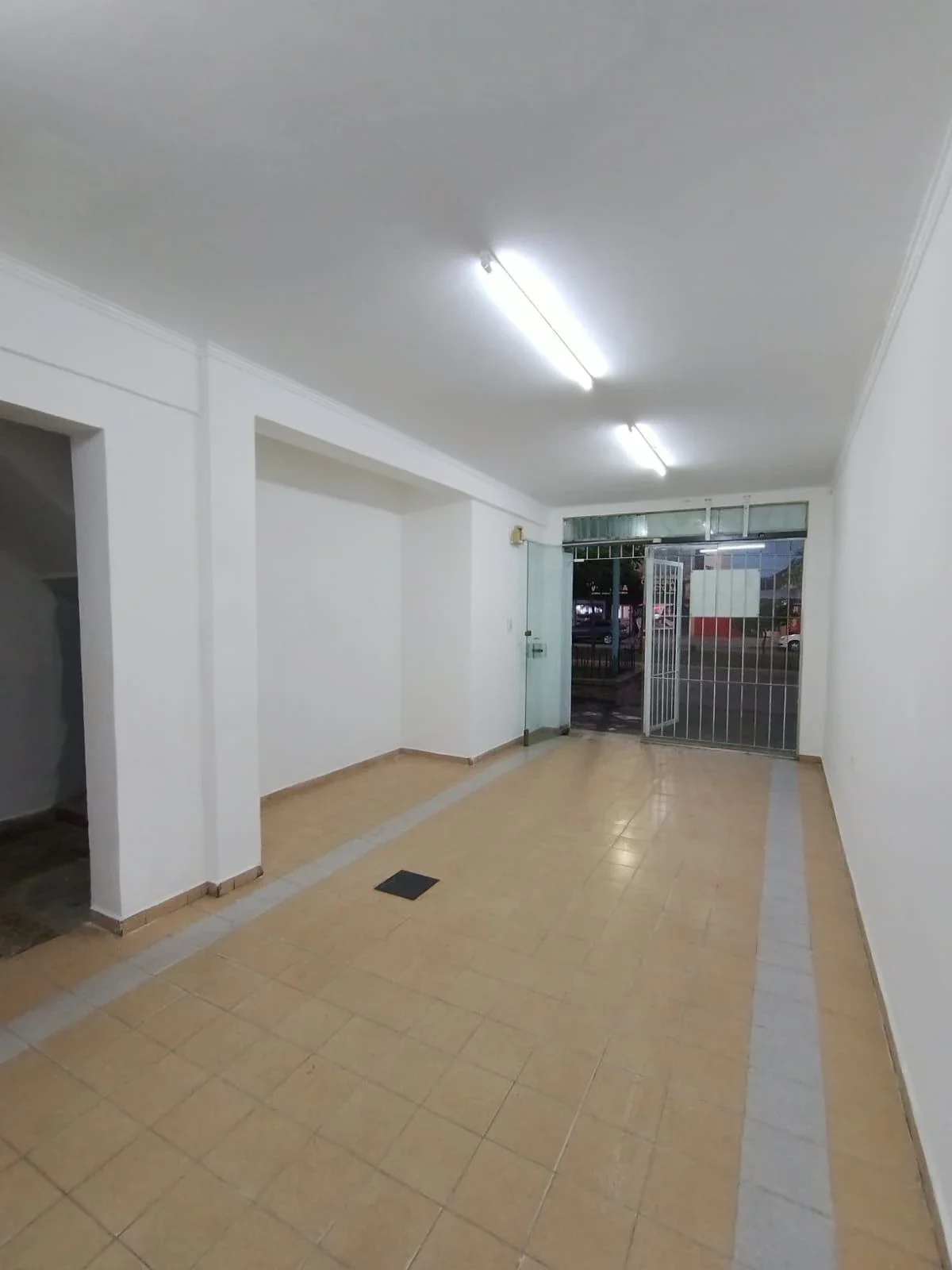 Local comercial en alquiler ubicado en Provincias Unidas - Imagen 4