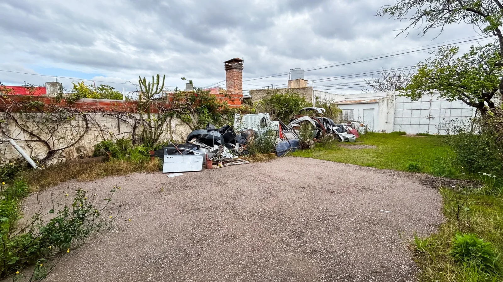 VENTA – GALPÓN / TALLER MECÁNICO - CHAPA Y PINTURA - PUNTA ALTA - Imagen 4
