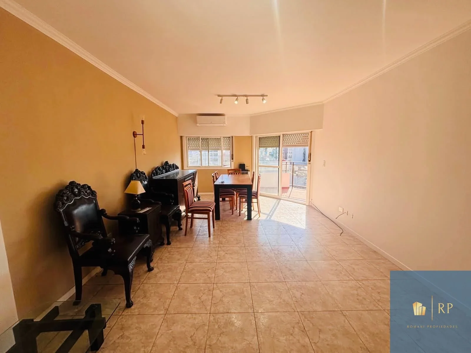 Hermoso Departamento Amueblado de 3 Ambientes  con Cochera en Morón - Imagen 3
