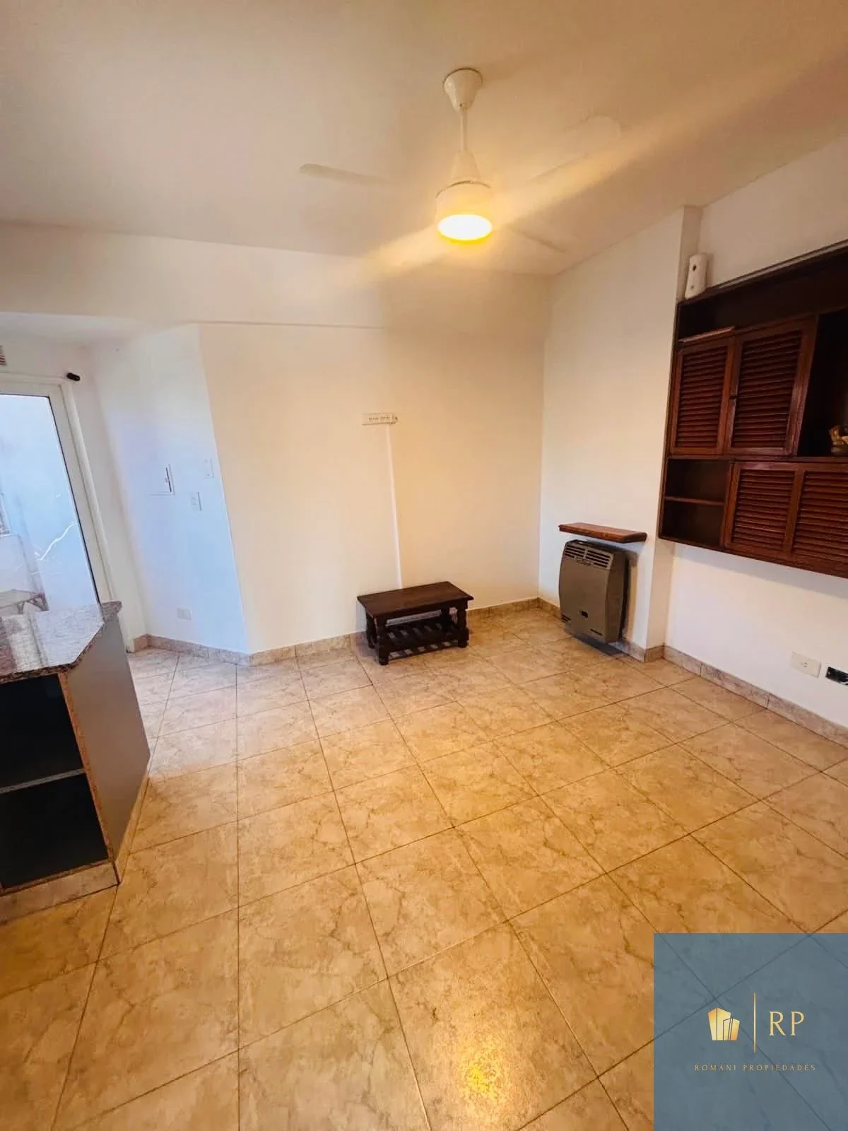 Hermoso Departamento Amueblado de 3 Ambientes  con Cochera en Morón - Imagen 2