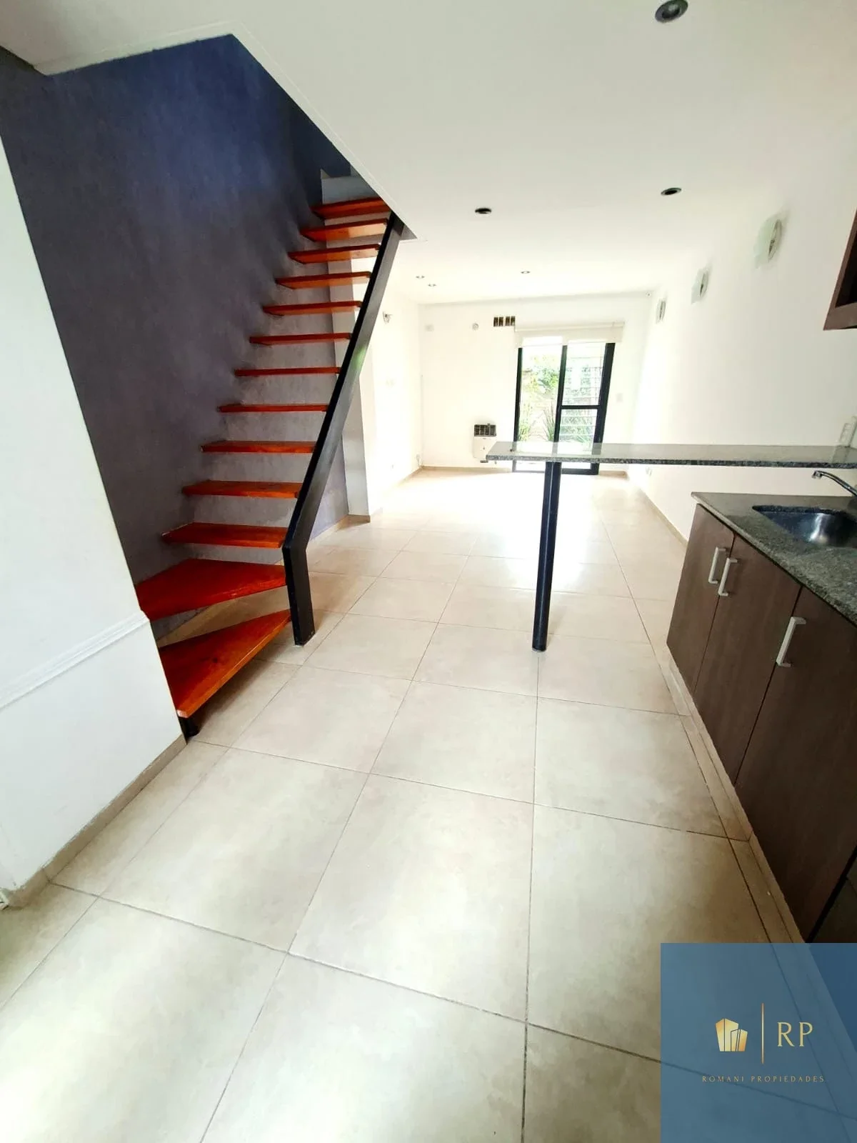 Espectacular Dúplex en Castelar de 50 Mts - Imagen 1