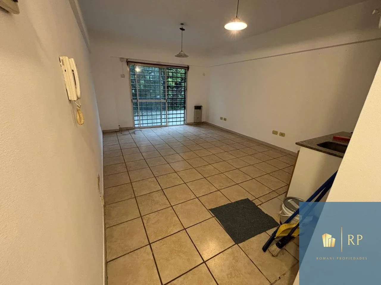 Monoambiente en alquiler c/ cochera en Morón - Imagen 2