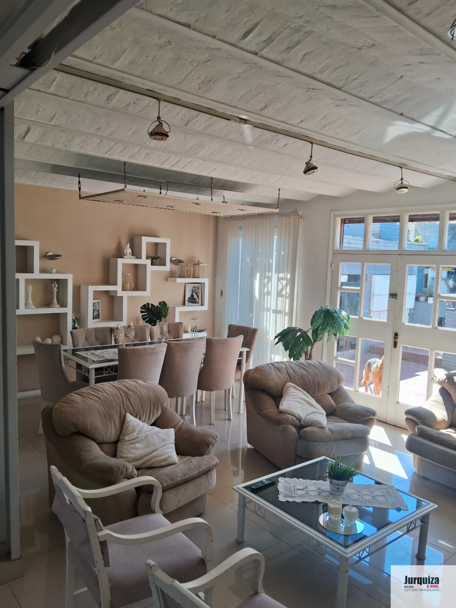 Chalet en venta c/ cochera en Constitución - Imagen 2