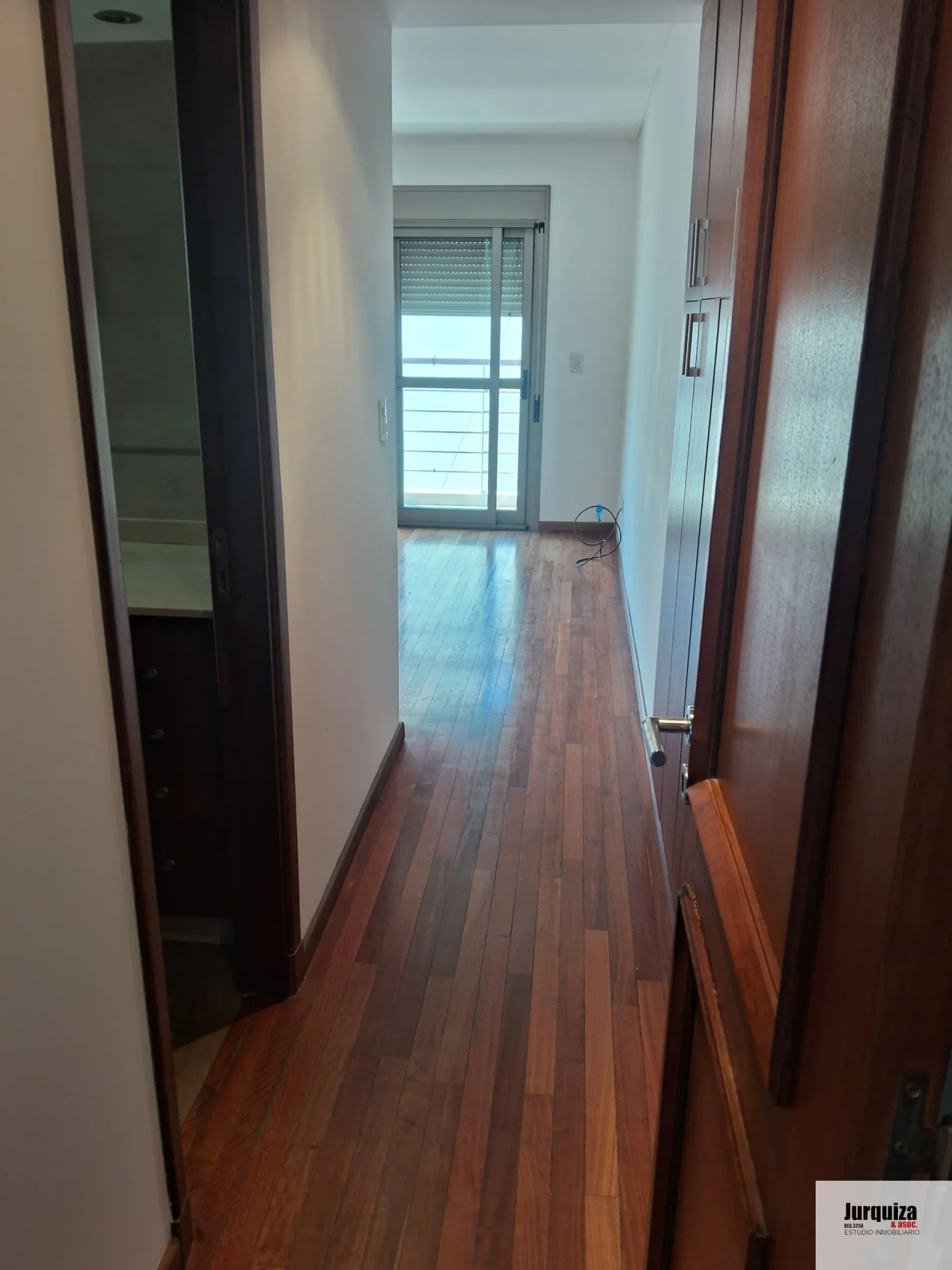 Departamento en venta c/ cochera en Plaza Mitre - Imagen 4