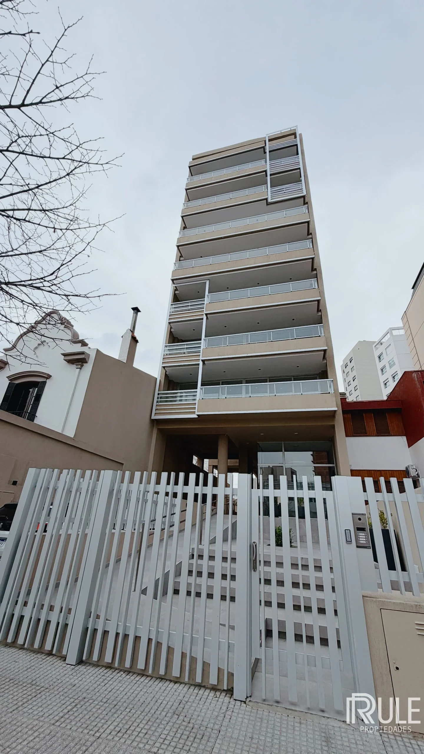 Depósito en venta de 160m2 ubicado en Centro Oeste - Imagen 1