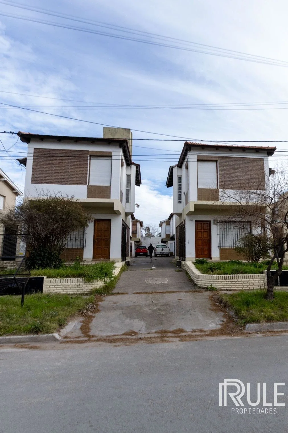 Dúplex en venta c/ cochera en Monte Hermoso - Imagen 1