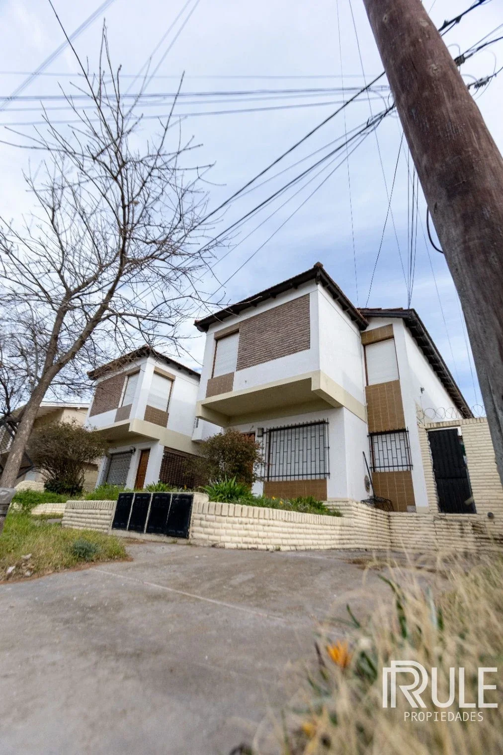 Dúplex en venta c/ cochera en Monte Hermoso - Imagen 2