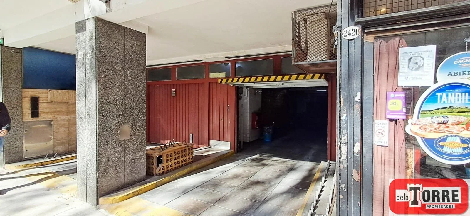 Cochera en venta sobre Av. Caseros, Parque Patricios - Imagen 1