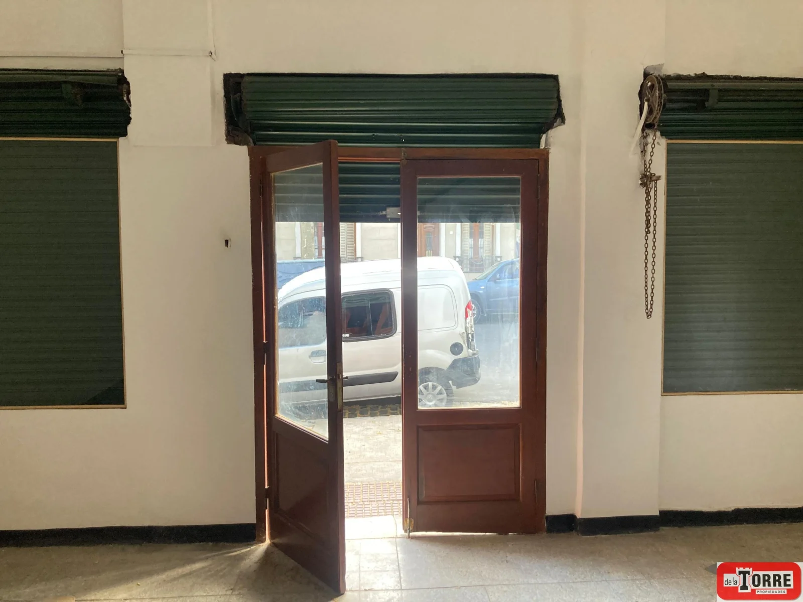 Local comercial en alquiler ubicado en Parque Patricios - Imagen 2