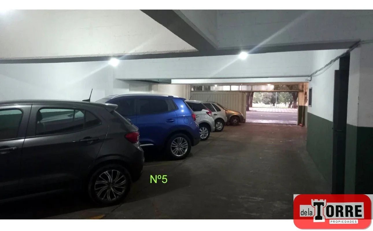 Cocheracubierta  en venta sobre Av. Caseros al 2300 en Parque Patricios - Imagen 5