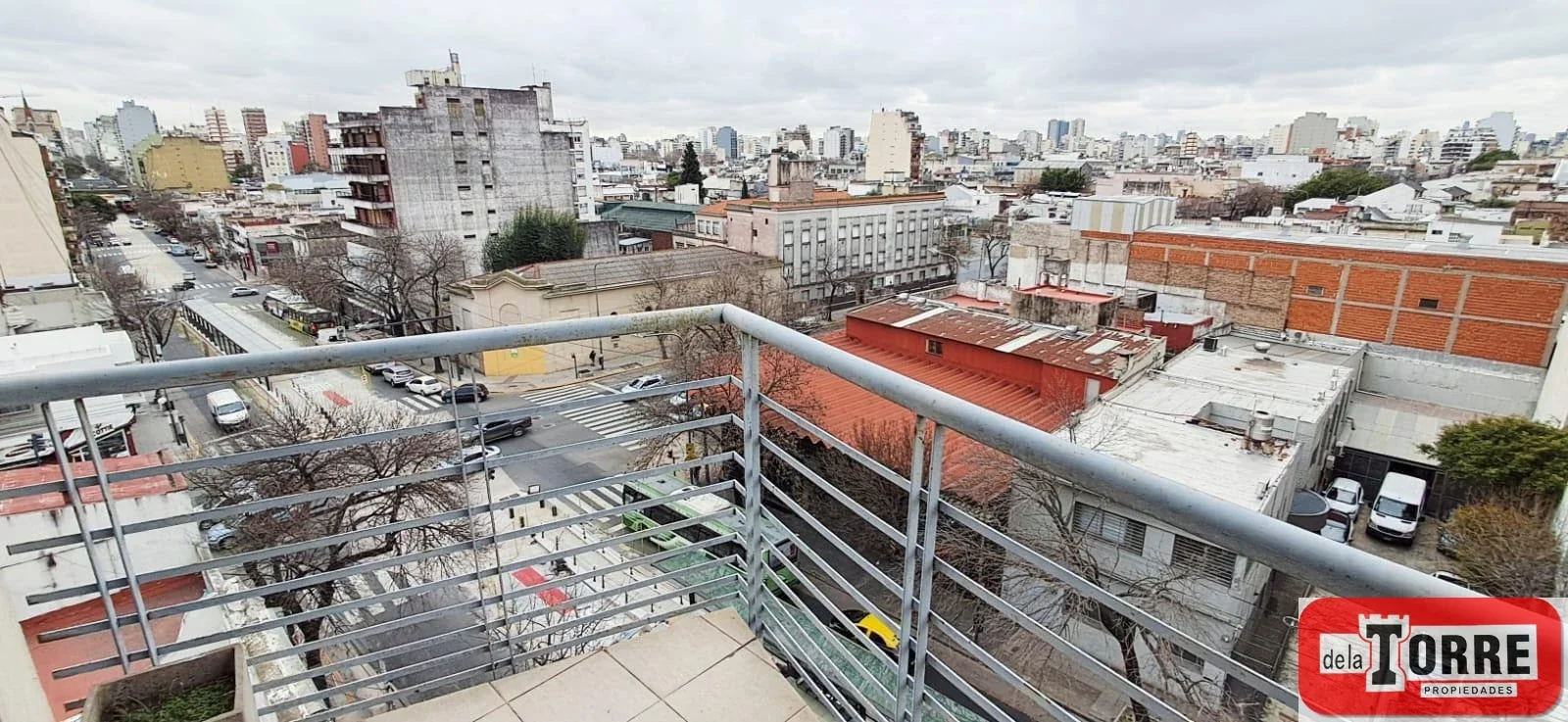 Departamento en alquiler c/ cochera en Parque Chacabuco - Imagen 2