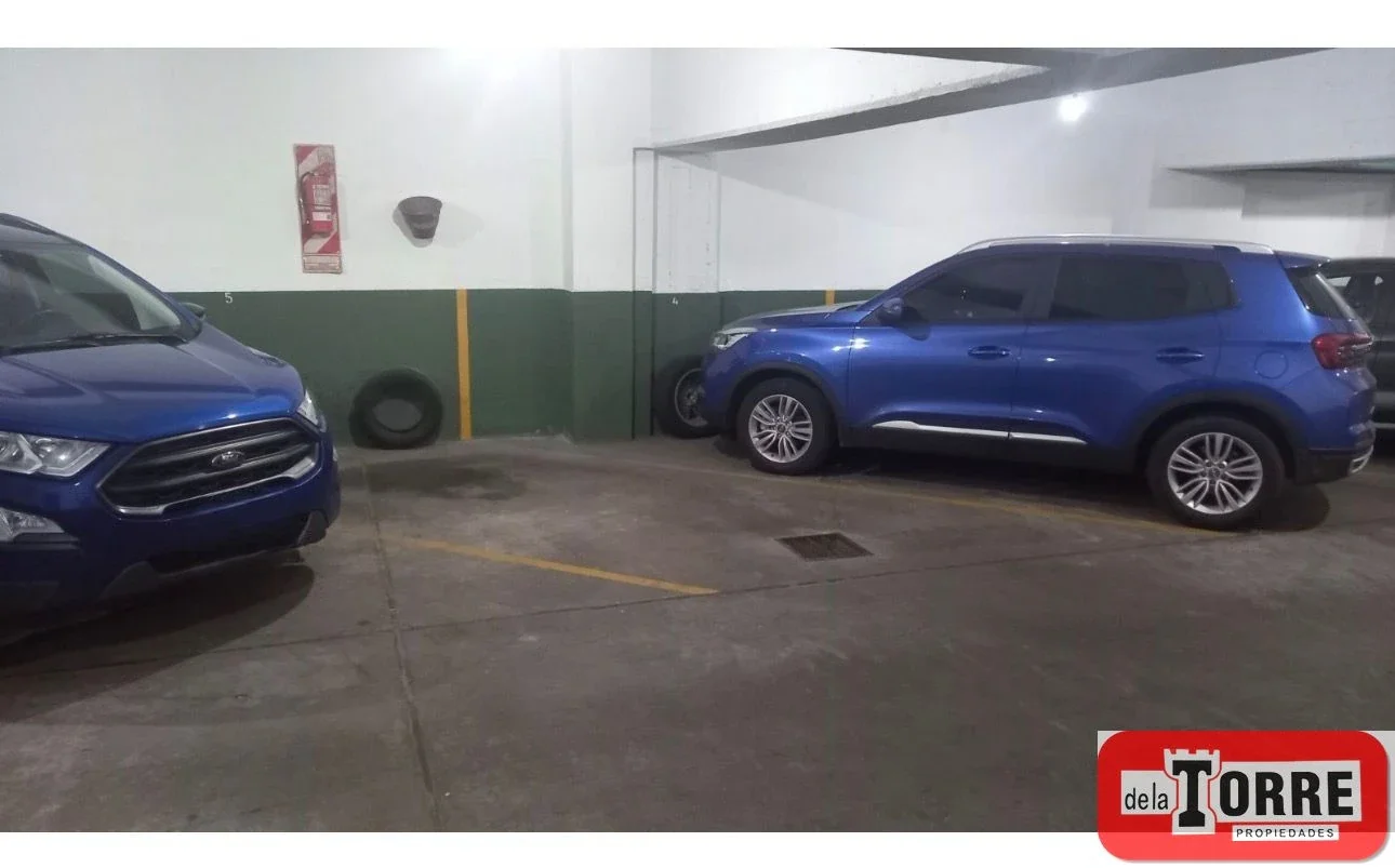 Cocheracubierta  en venta sobre Av. Caseros al 2300 en Parque Patricios - Imagen 2