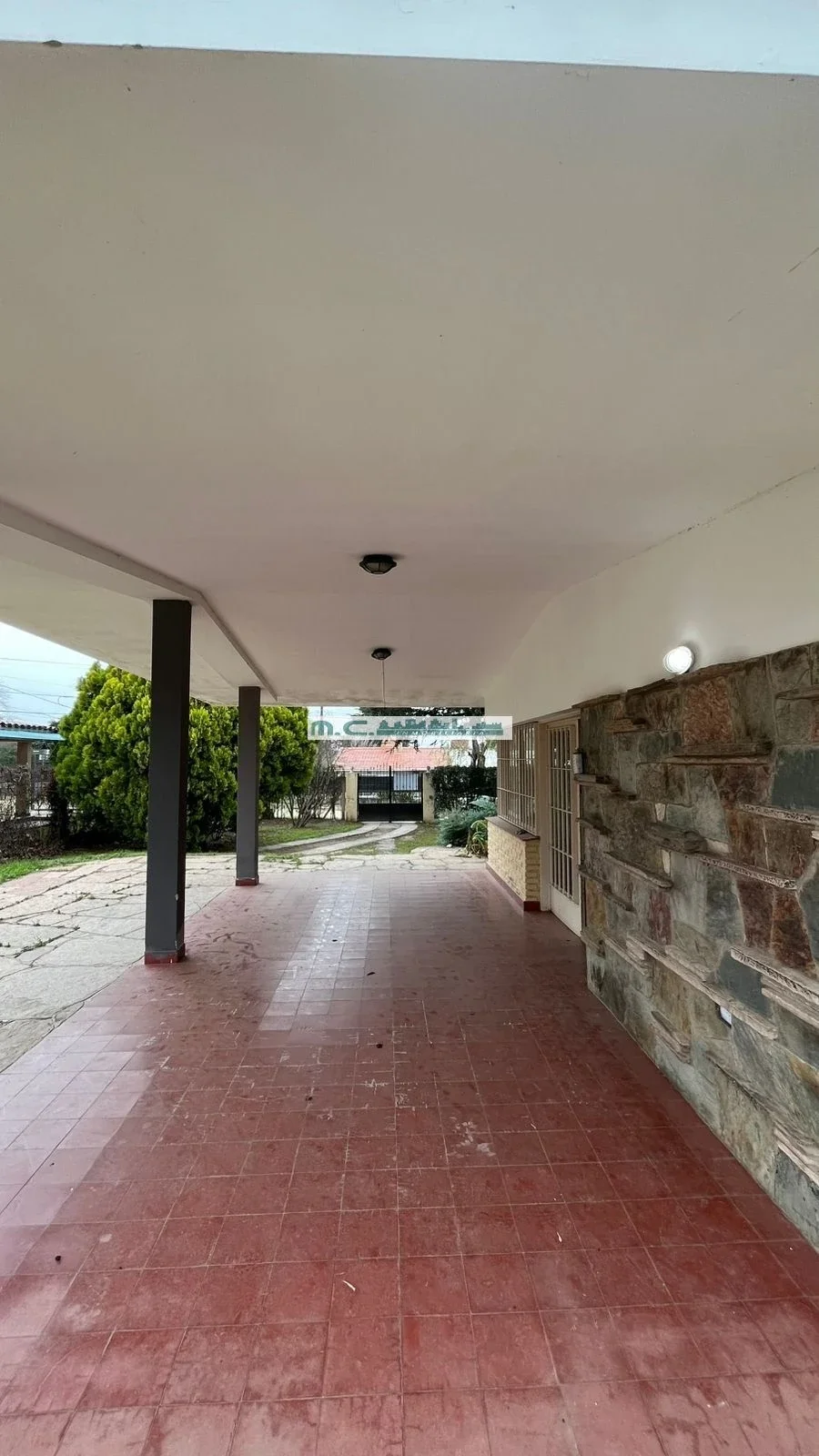 V213. VILLA CARLOS PAZ. AMPLIA CASA 2 DORM. PARQUE. PILETA. QUINCHO. COCHERAS. - Imagen 3