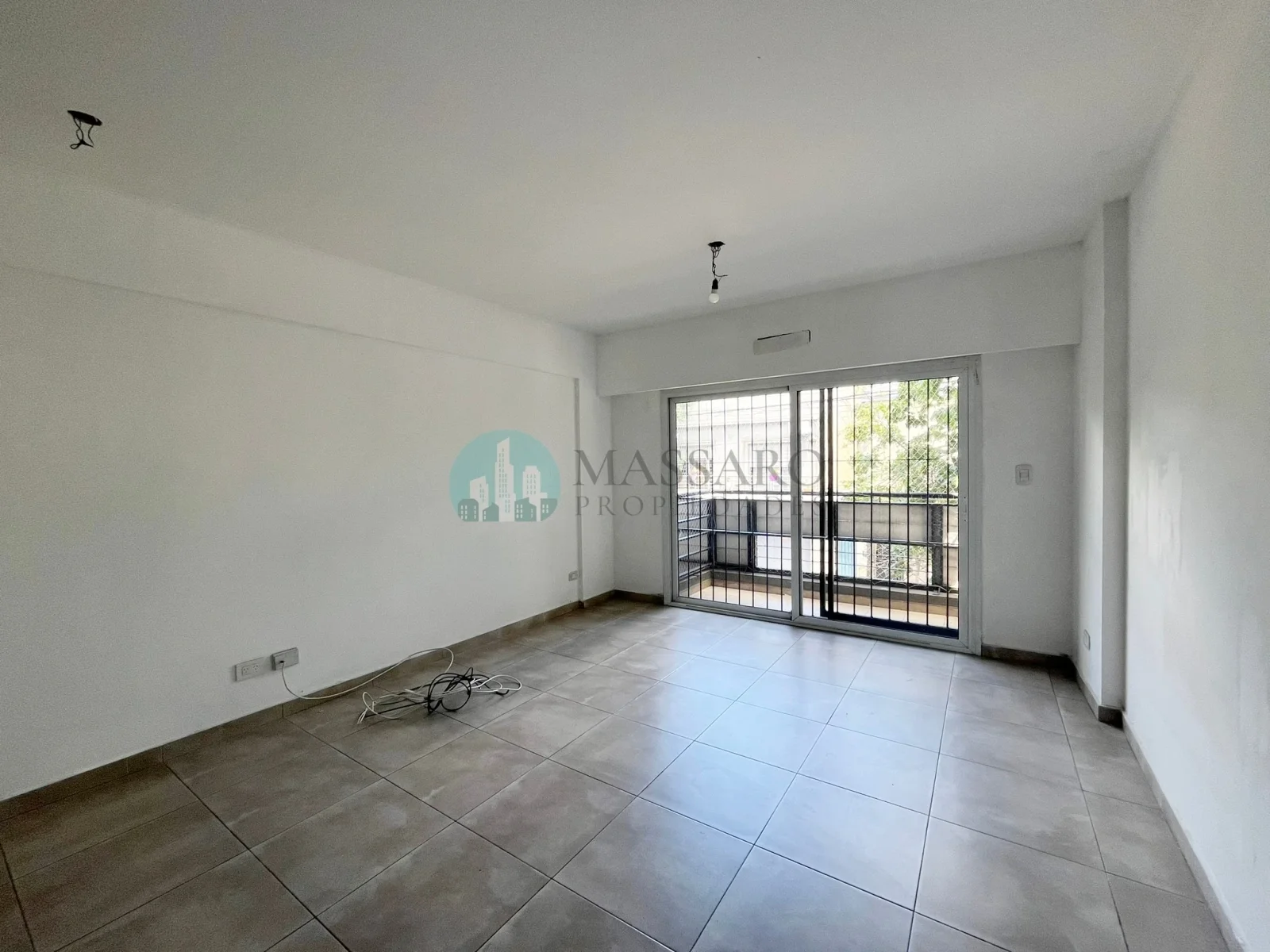 Monoambiente con balcón al frente en alquiler, Villa Luro. - Imagen 4