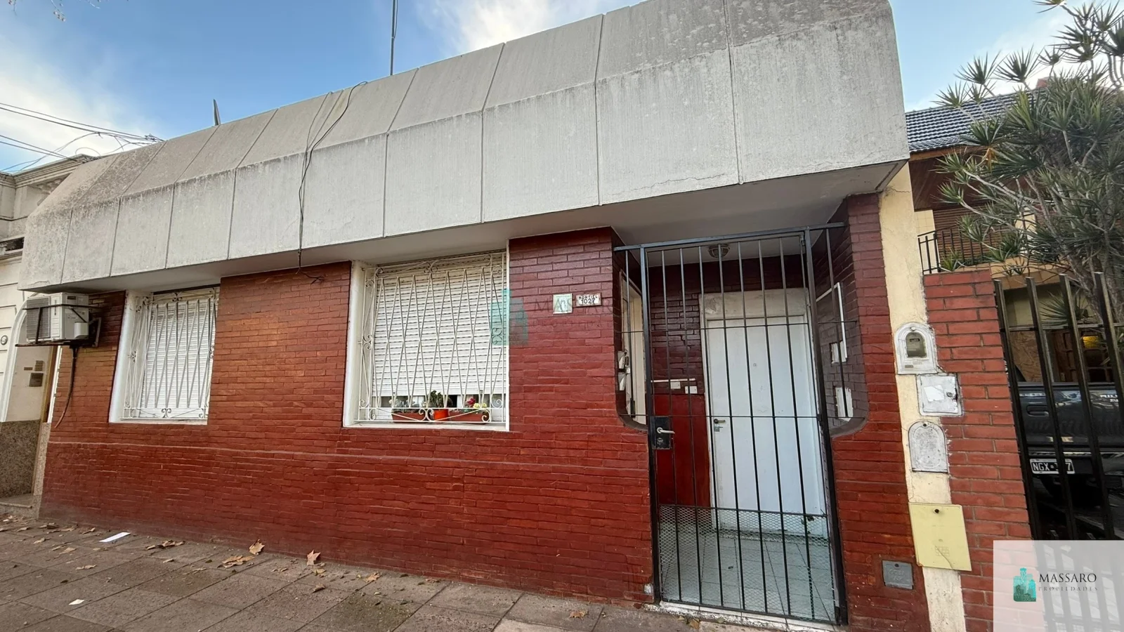 PH 2 ambientes con patio por pasillo, Liniers. - Imagen 1