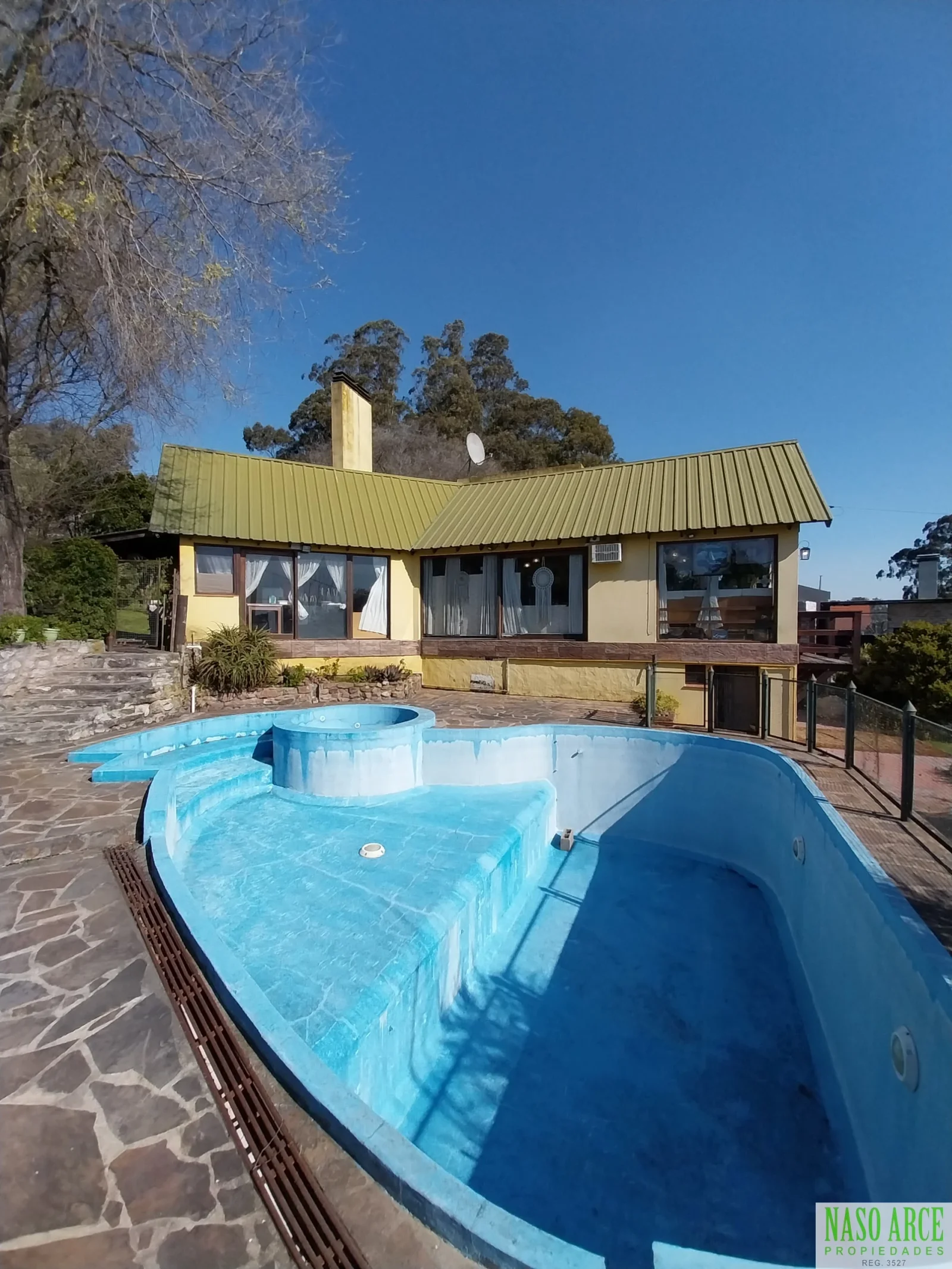 Chalet con gas natural y vista panorámica en venta en Sierra de los Padres. - Imagen 2