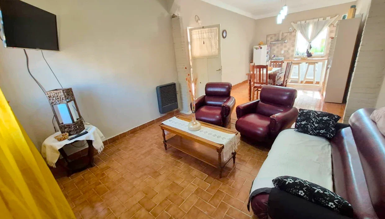 Casa en venta c/ cochera en Ricchieri - Imagen 2
