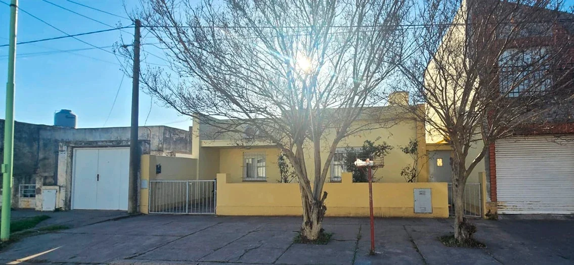 Casa en venta c/ cochera en Villa Rosas - Imagen 1