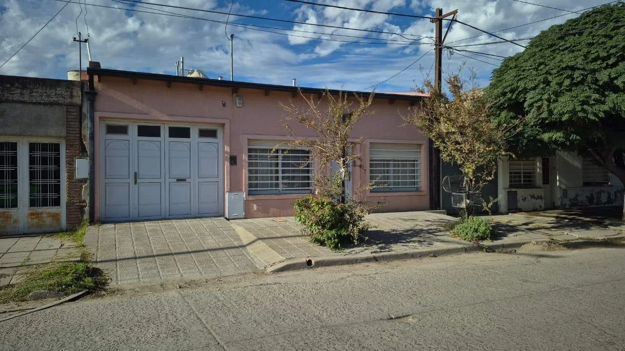 Casa en venta c/ cochera en Rivadavia - Imagen 3