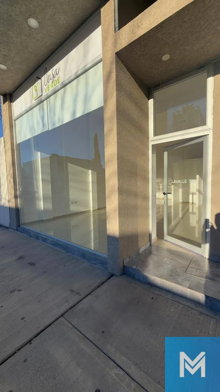 Local comercial en alquiler ubicado en Centro - Imagen 1