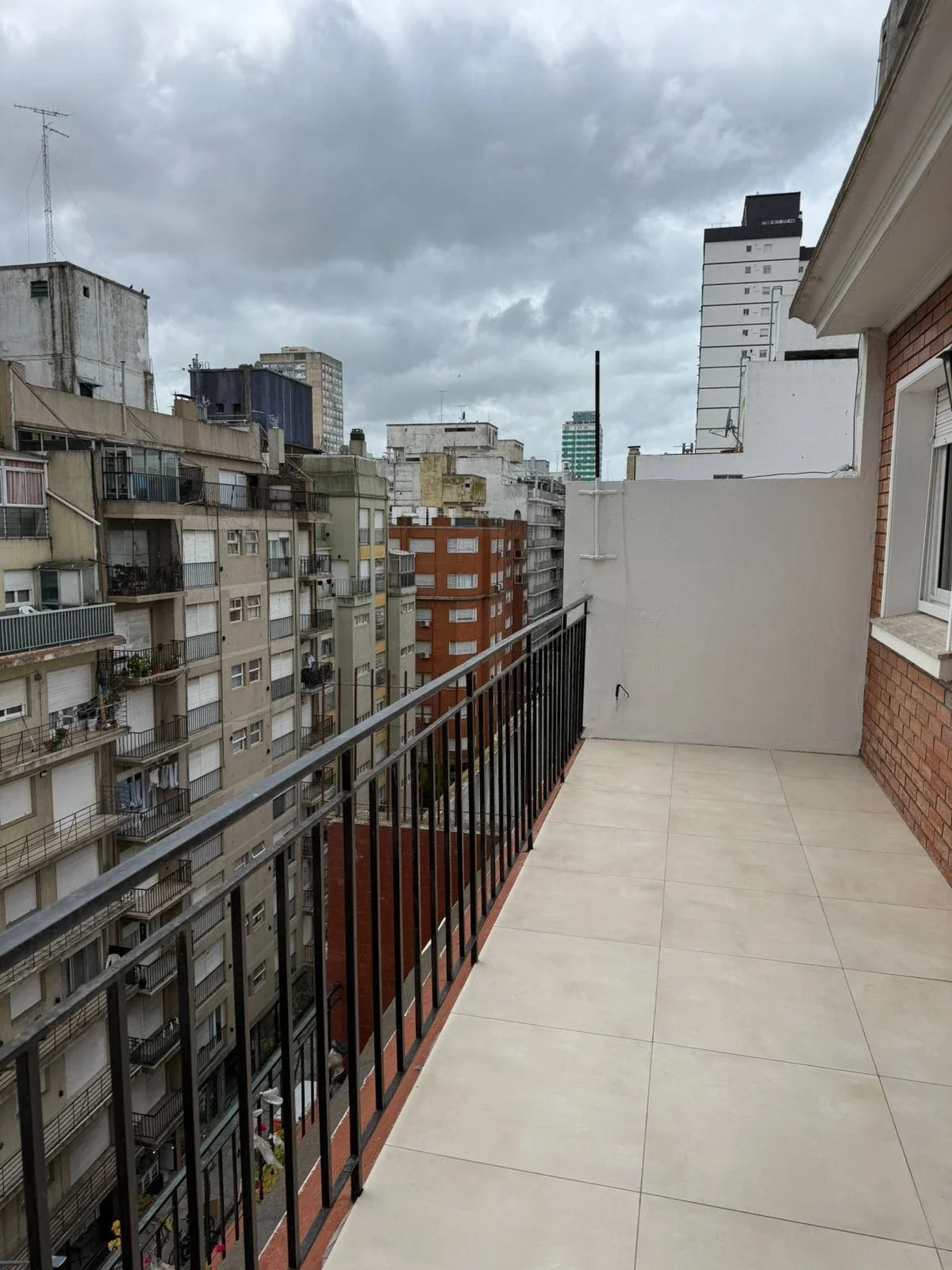 Departamento 3 Ambientes con Balcón Terraza y Dependencia en Centro - Imagen 4