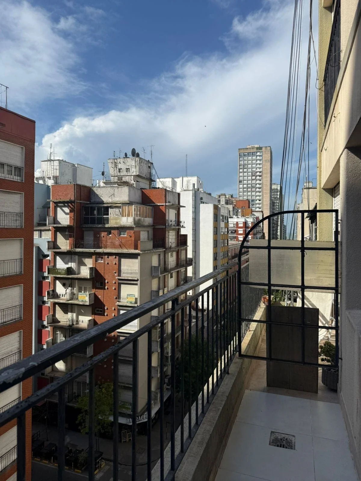 Departamento monoambiente amoblado reciclado con balcon - Imagen 3
