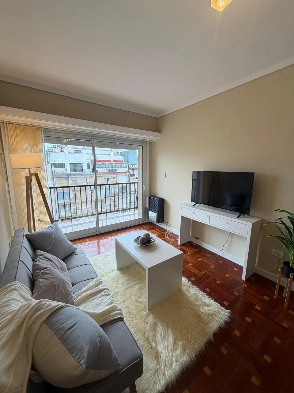 Venta Departamento 3 ambientes con Balcón. Zona Centro - Imagen 2