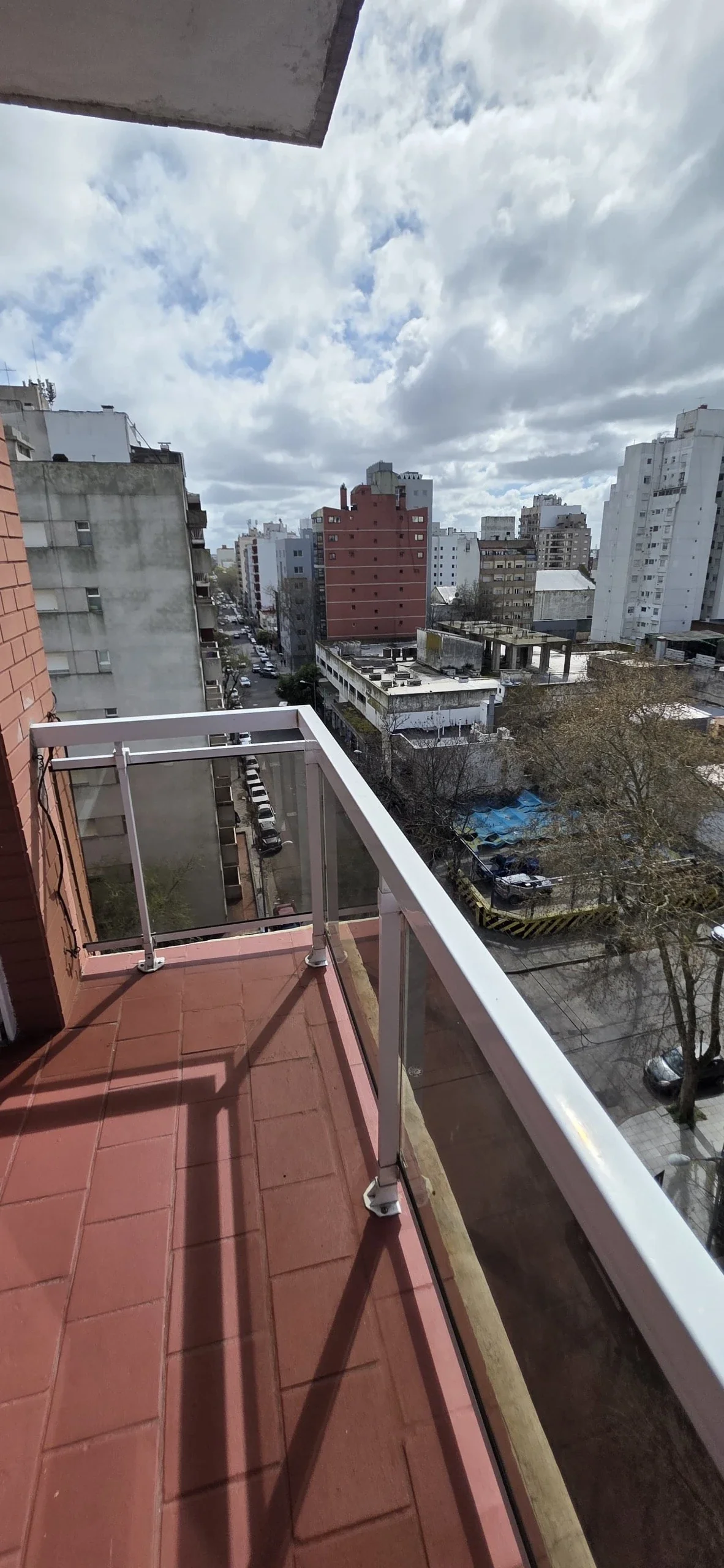 Venta Departamento 2 ambientes con Dependencia y Balcón. Zona Macrocentro - Imagen 2