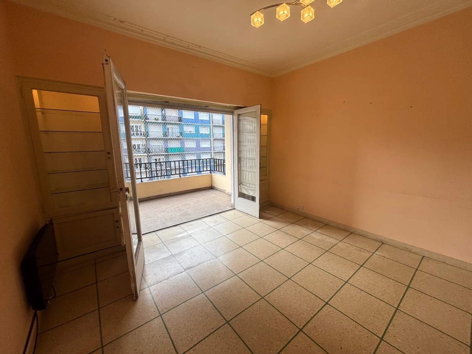Venta Semipiso 3 ambientes con Balcón. Zona Plaza Colón - Imagen 4