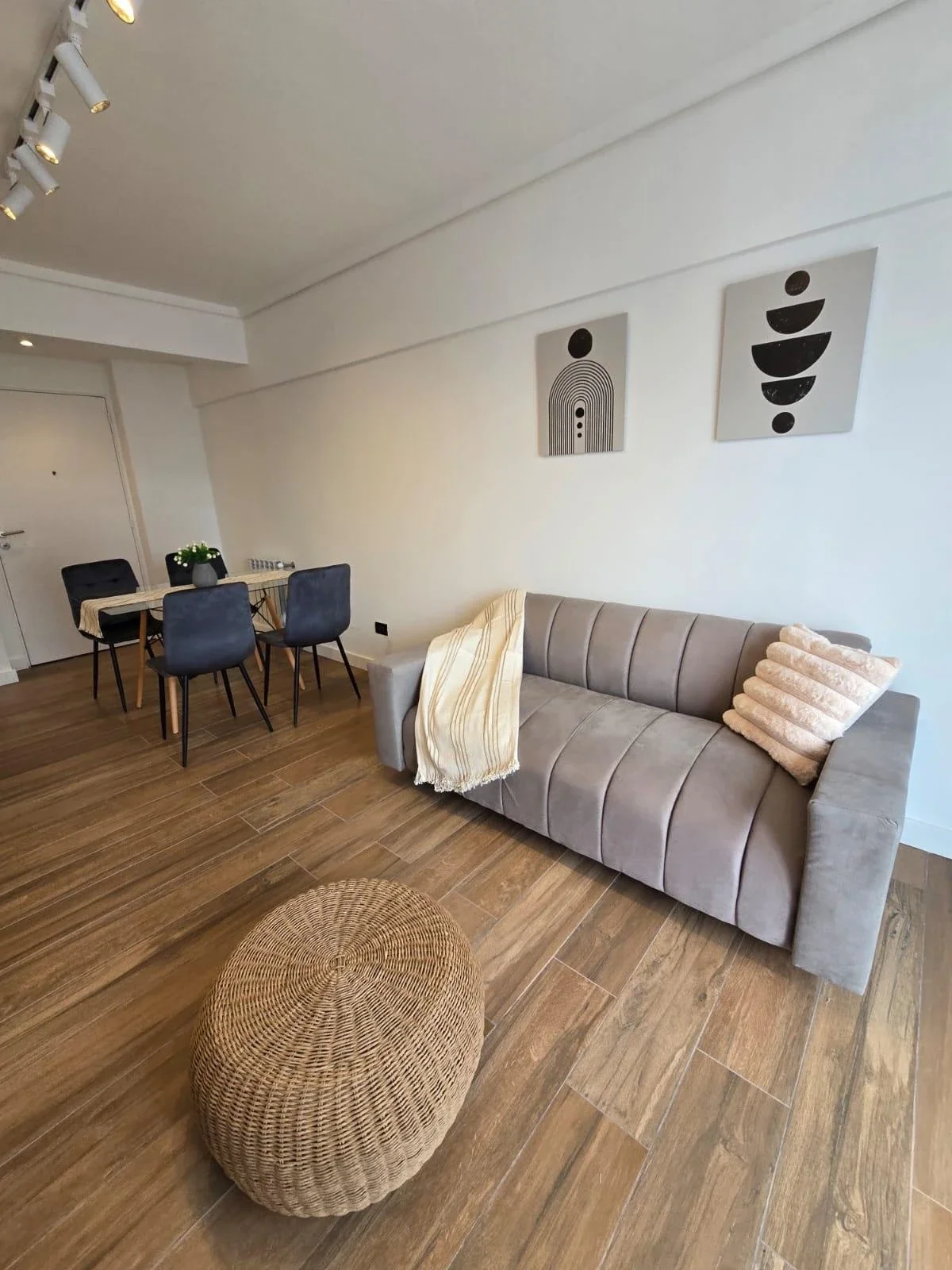 Venta Departamento 2 ambientes con 2 balcones. Zona Chauvin - Imagen 5