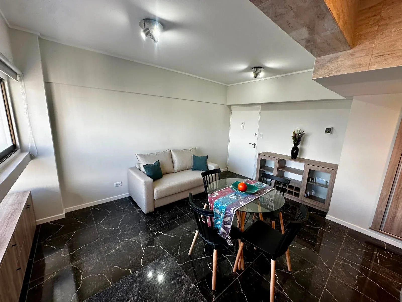 Venta Departamento 2 ambientes. Cochera y Vista Panorámica. Centro - Imagen 3