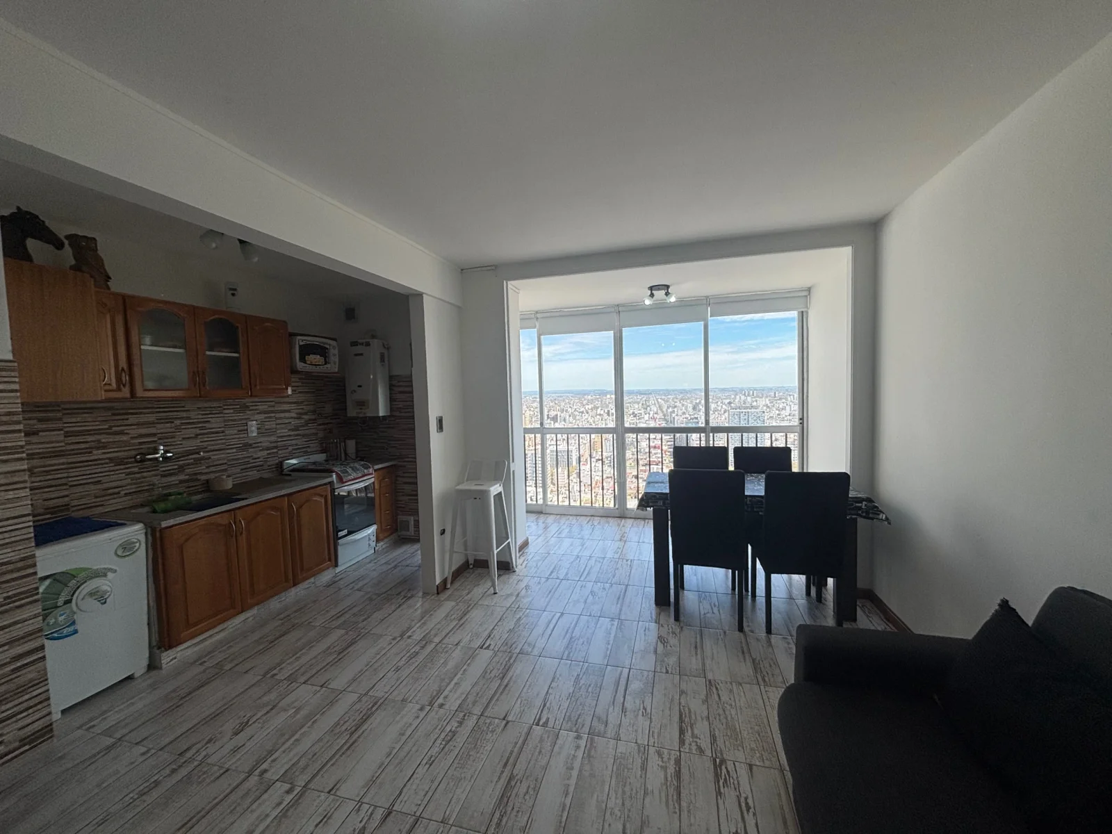 Venta Departamento 2 ambientes con Balcón vista al Mar y Cochera. Zona Güemes - Imagen 3