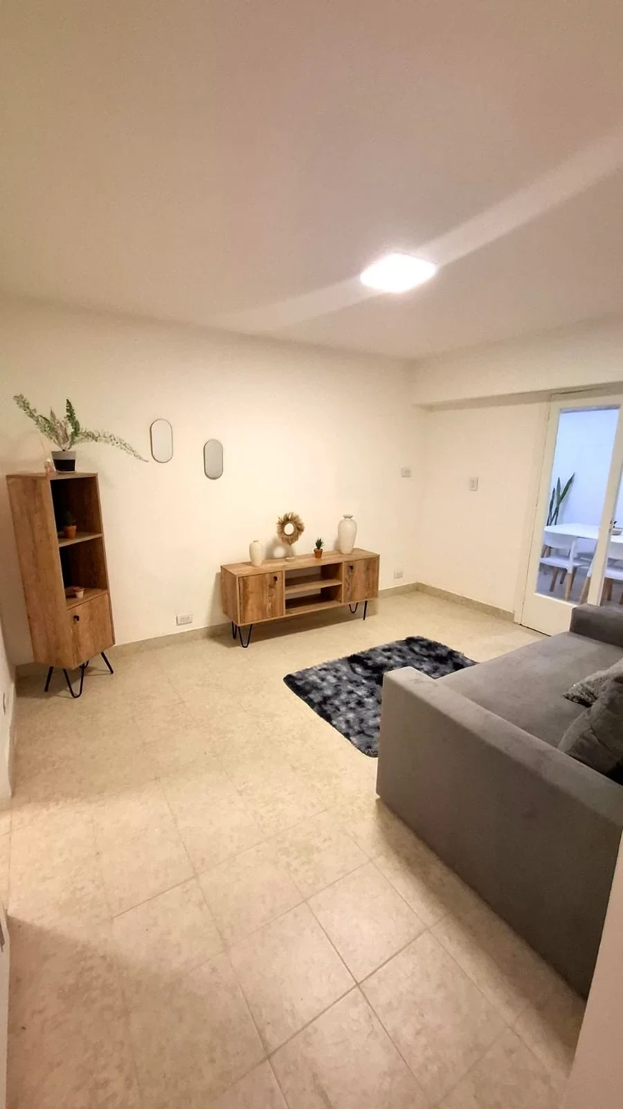 Venta Departamento 1 Ambiente y Medio con Patio. Zona Aldrey - Imagen 1